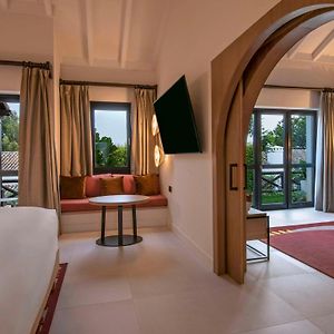 Familie Suite met Twee Slaapkamers en een King Size Bed